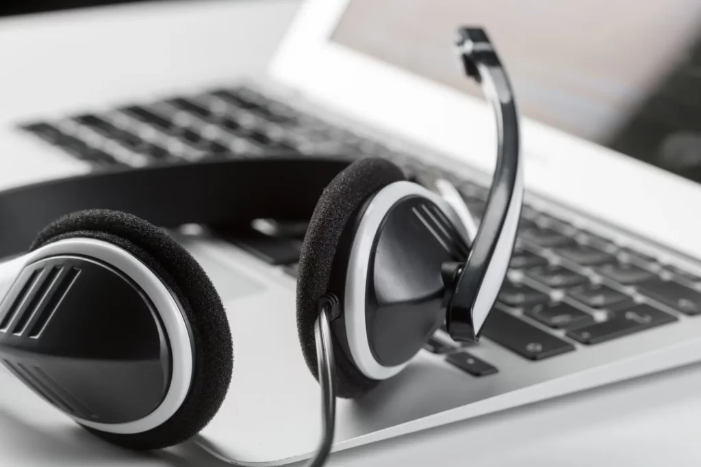 VanDrunen - headset -1151199474